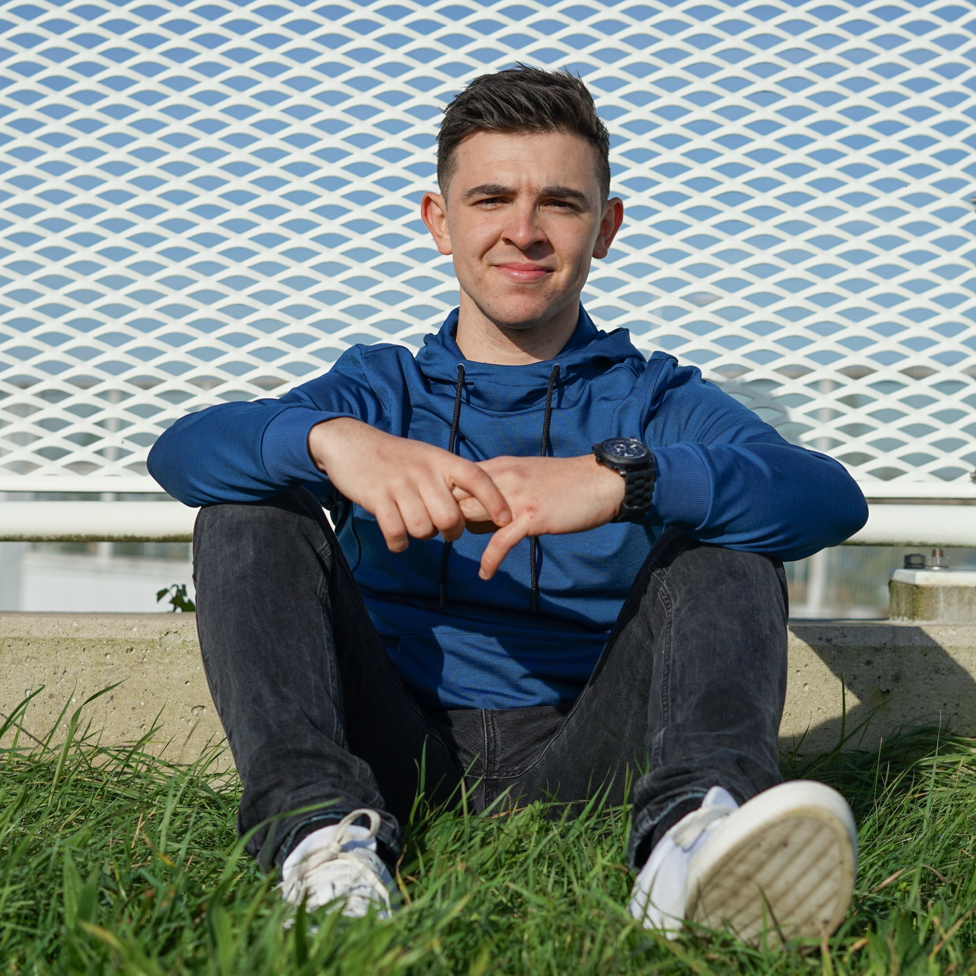 University Student,Portrait,Men,Smiling,Happiness,Young Men,Student,Males,City,People,Young Adult,Ou